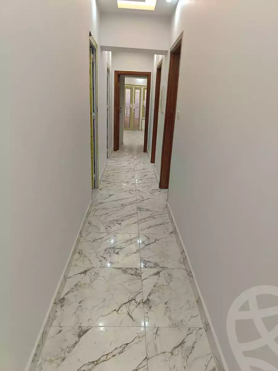 https://aqarmap.com.eg/ar/listing/6619650-for-sale-alexandria-miami-el-gaish-rd-st