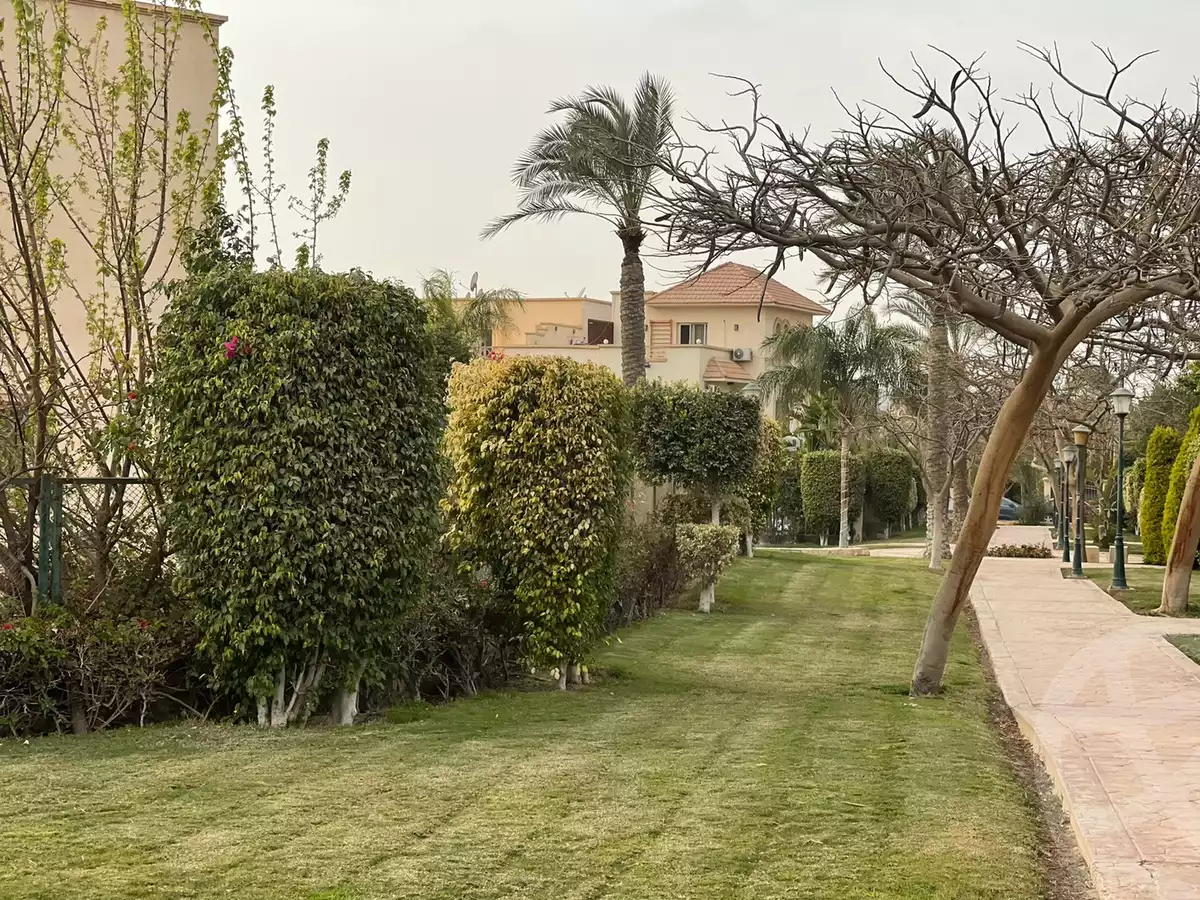 https://aqarmap.com.eg/ar/listing/6620222-for-sale-cairo-el-sheikh-zayed-city-compounds-greens