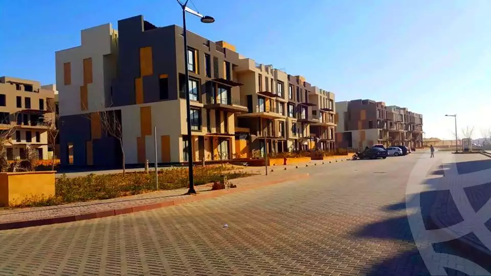 https://aqarmap.com.eg/ar/listing/6624424-for-sale-cairo-new-cairo-compounds-eastown-eastown-parks