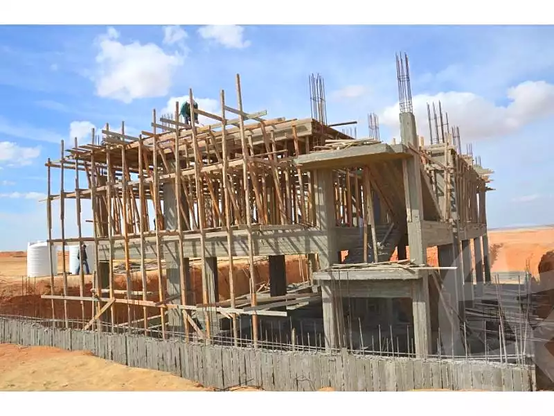 https://aqarmap.com.eg/ar/listing/6624919-for-sale-cairo-6th-of-october-compounds-kmbwnd-b-twn-ryl-styt-llttwyr