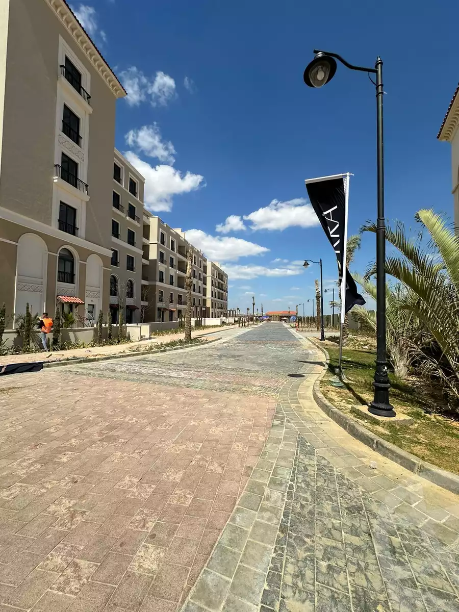 https://aqarmap.com.eg/ar/listing/6625103-for-sale-cairo-el-sheikh-zayed-city-compounds-kmbwnd-fyldj-wyst-dr-llttwyr