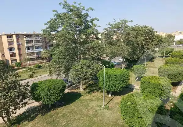https://aqarmap.com.eg/en/listing/6625690-for-sale-cairo-el-sheikh-zayed-city-el-hay-elawel-street-12