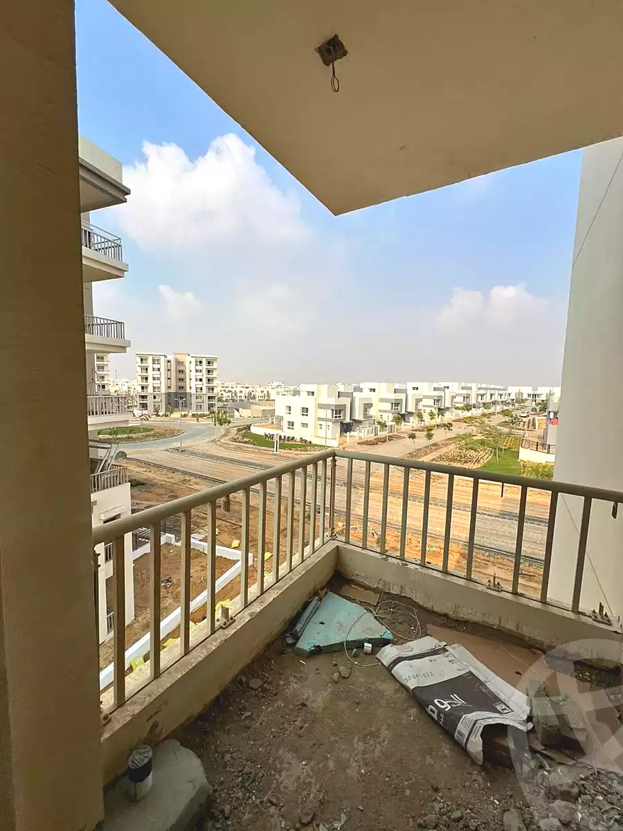 https://aqarmap.com.eg/ar/listing/6627615-for-sale-cairo-new-cairo-compounds-hyde-park-centre-ville-hyde-park