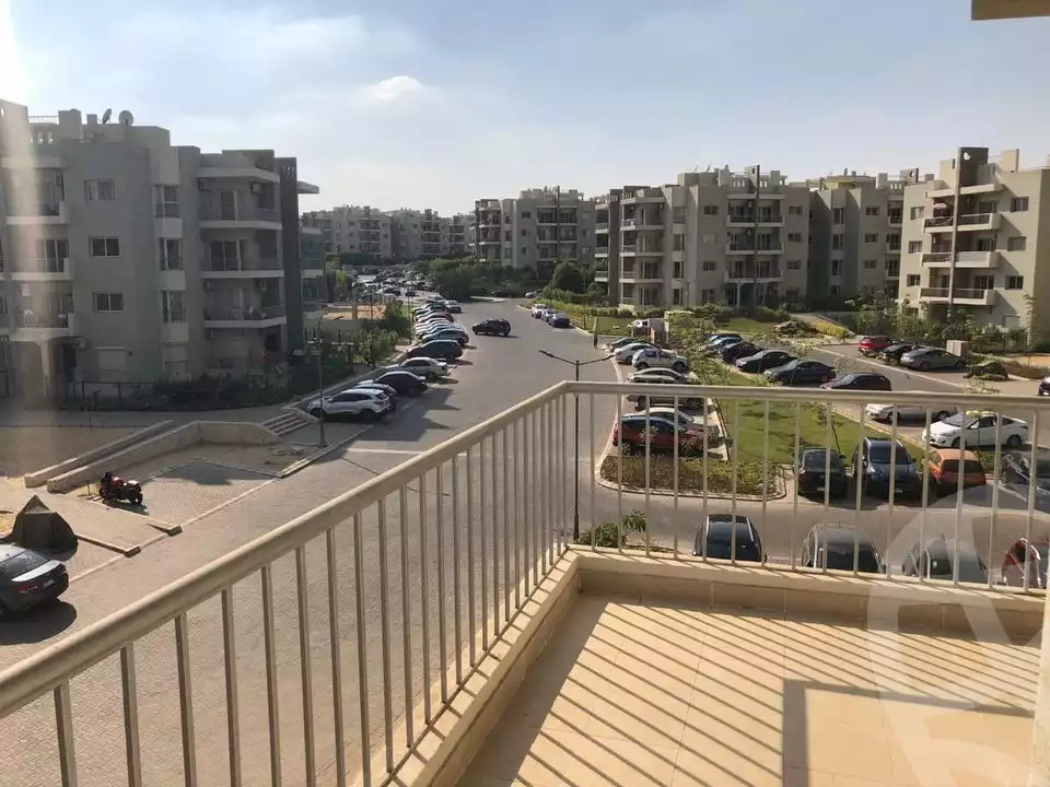 https://aqarmap.com.eg/en/listing/6627761-for-sale-cairo-el-sheikh-zayed-city-compounds-dh-drys