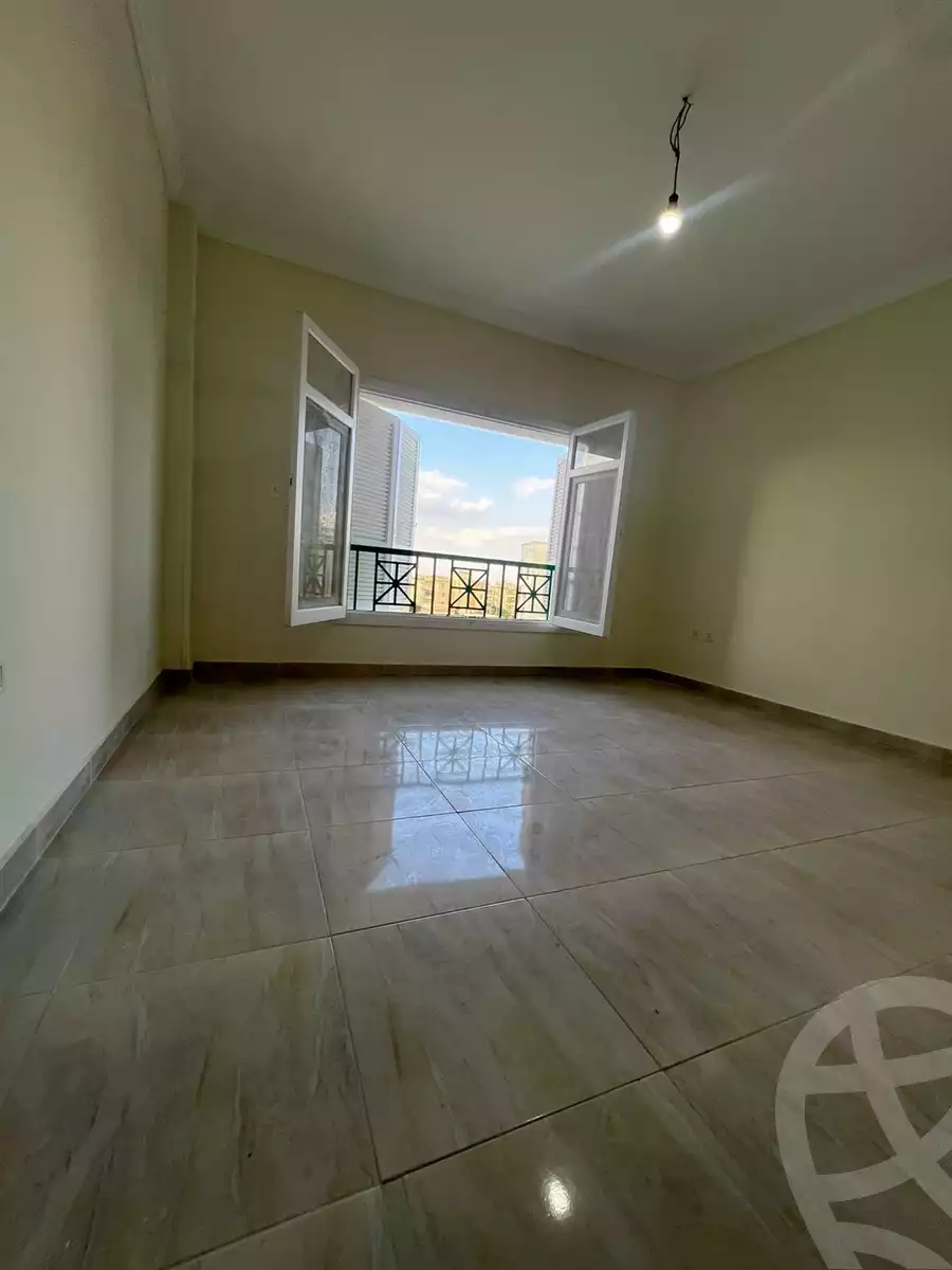 https://aqarmap.com.eg/ar/listing/6628061-for-sale-cairo-el-sheikh-zayed-city-compounds-el-khamayel