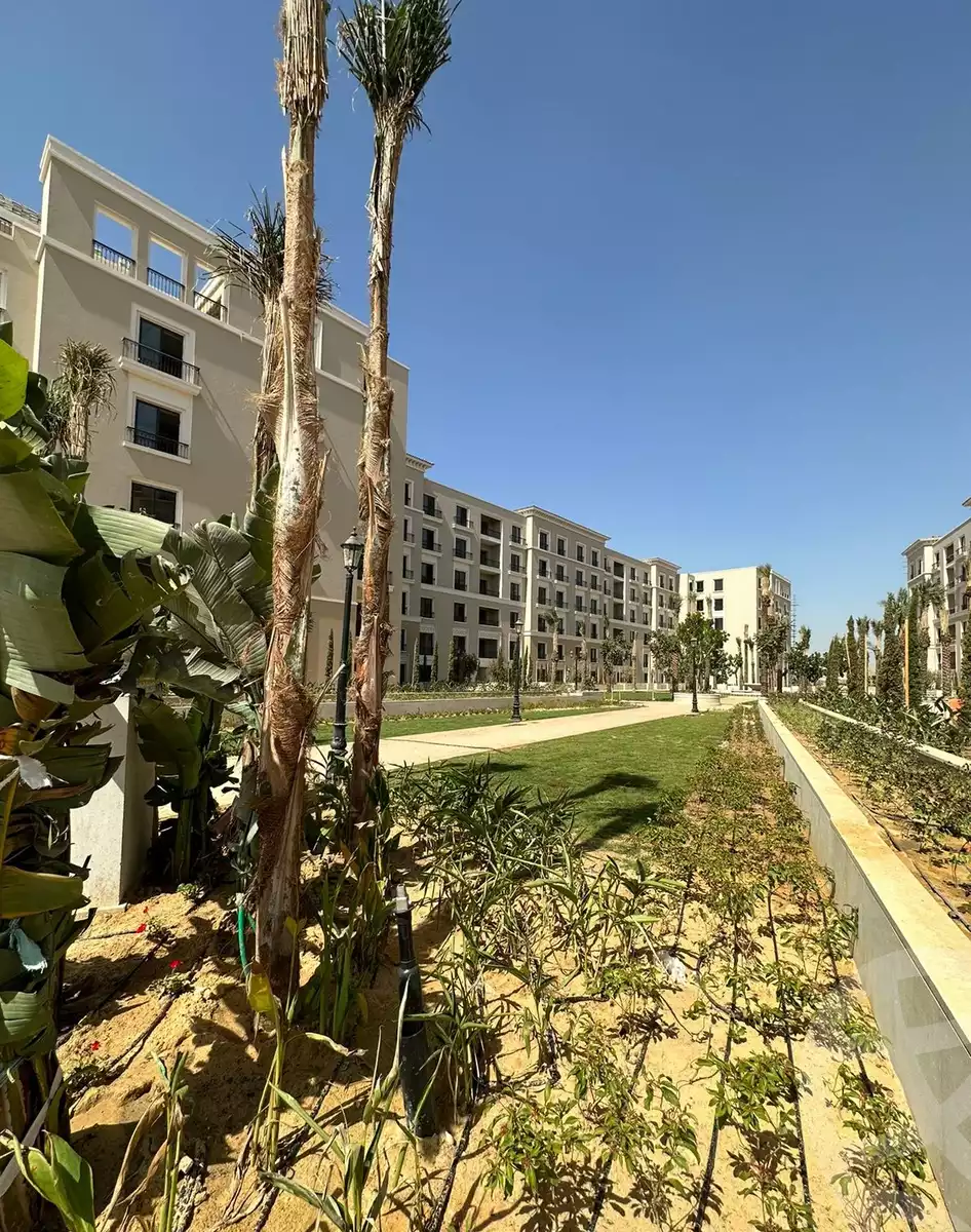 https://aqarmap.com.eg/en/listing/6637560-for-sale-cairo-el-sheikh-zayed-city-compounds-kmbwnd-fyldj-wyst-dr-llttwyr