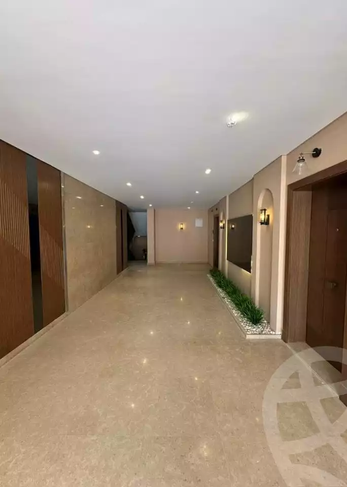 https://aqarmap.com.eg/ar/listing/6637963-for-sale-cairo-el-sheikh-zayed-city-compounds-kmbwnd-fyldj-wyst-dr-llttwyr