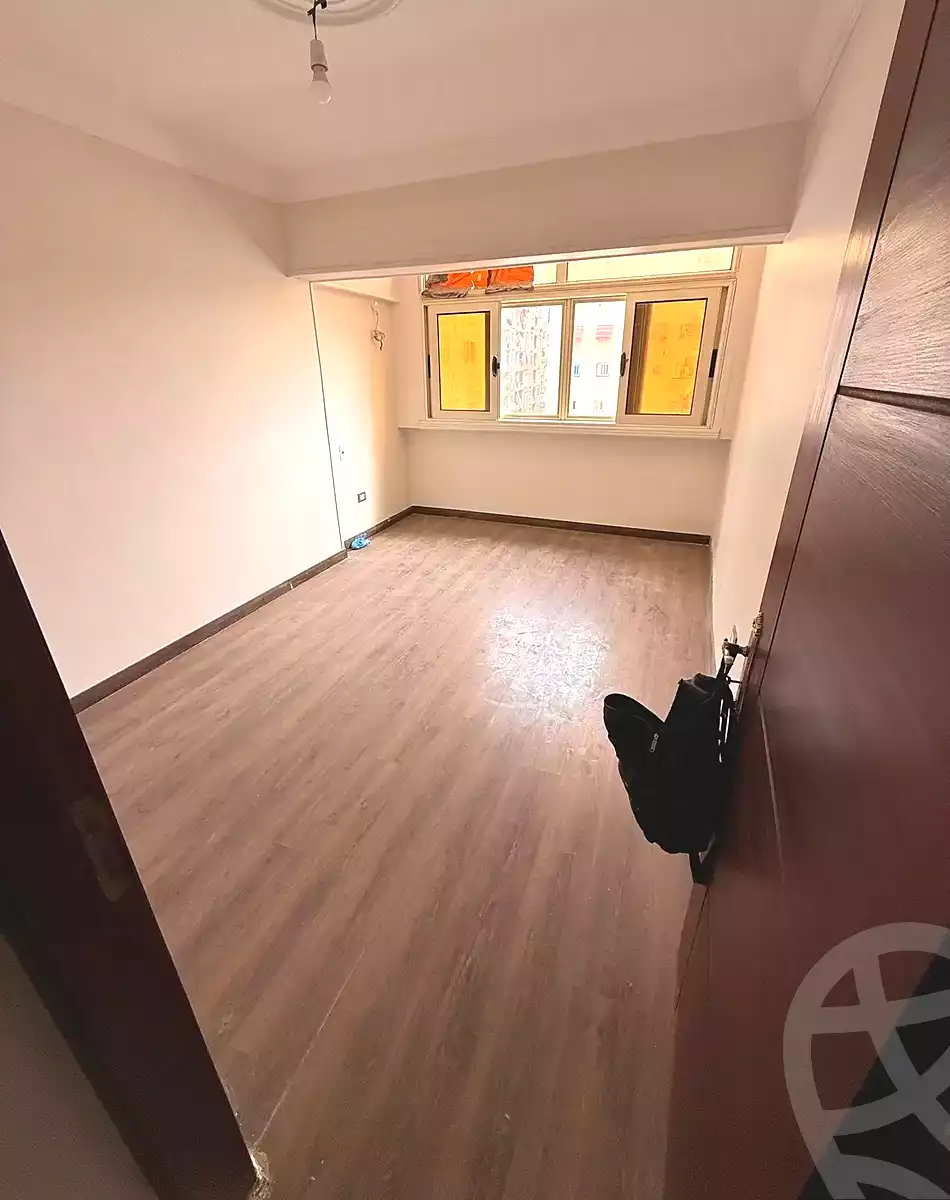 https://aqarmap.com.eg/en/listing/6645645-for-sale-alexandria-el-mandara-alex-el-mandara-bahri-sidi-kamal-st