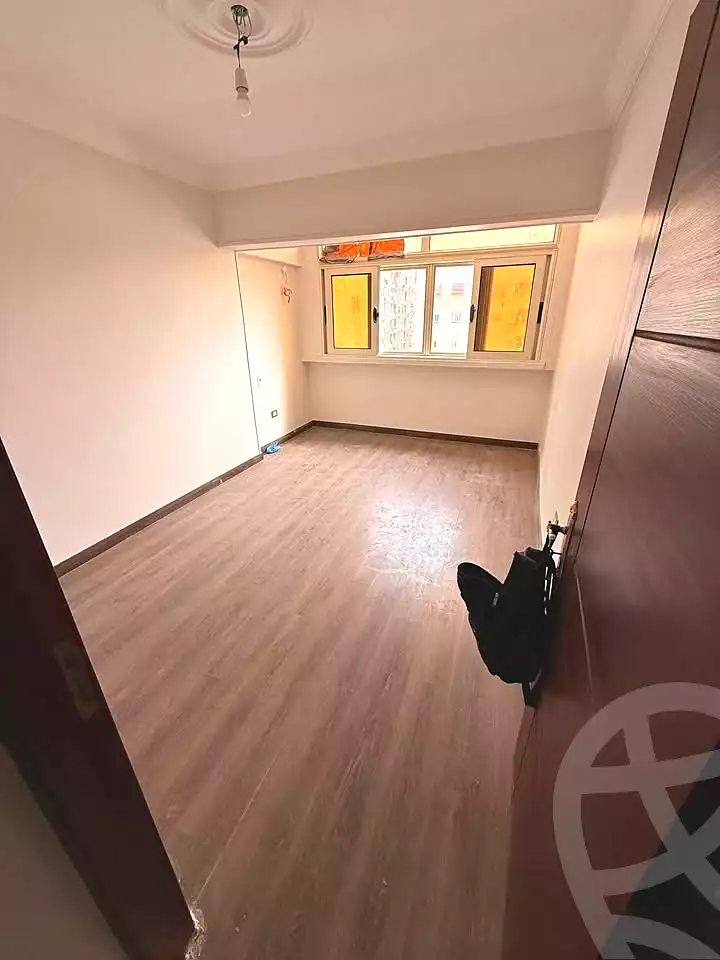 https://aqarmap.com.eg/en/listing/6646836-for-sale-alexandria-el-mandara-alex-el-mandara-bahri-sidi-kamal-st