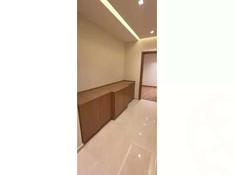 https://aqarmap.com.eg/ar/listing/6647885-for-rent-cairo-new-cairo-compounds-lake-view