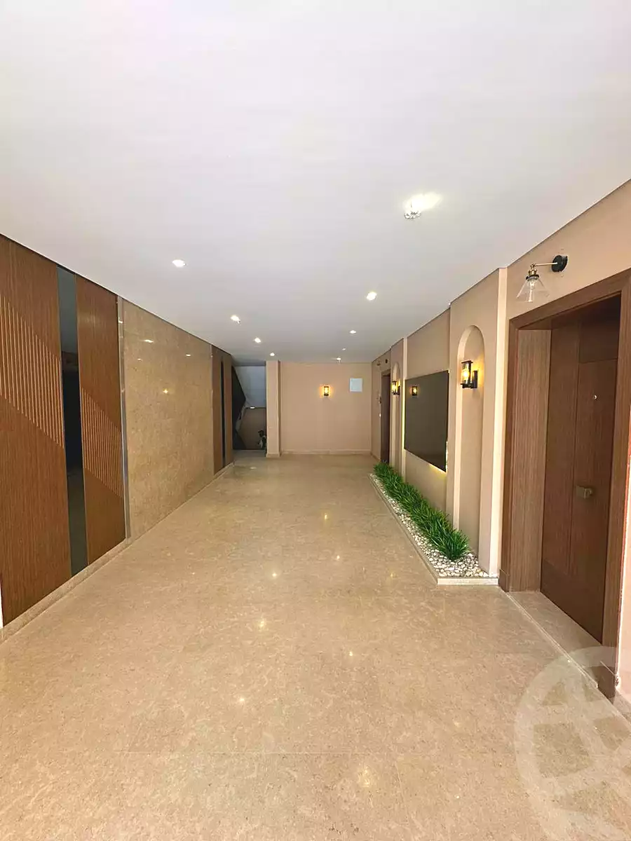 https://aqarmap.com.eg/ar/listing/6648216-for-rent-cairo-el-sheikh-zayed-city-compounds-kmbwnd-fyldj-wyst-dr-llttwyr