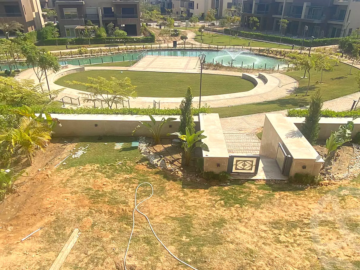 https://aqarmap.com.eg/ar/listing/6648401-for-sale-cairo-new-cairo-compounds-hyde-park-parkway-hyde-park-compound