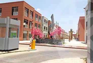 https://aqarmap.com.eg/ar/listing/6650808-for-sale-cairo-el-sheikh-zayed-city-compounds-the-courtyard-mall-dorra