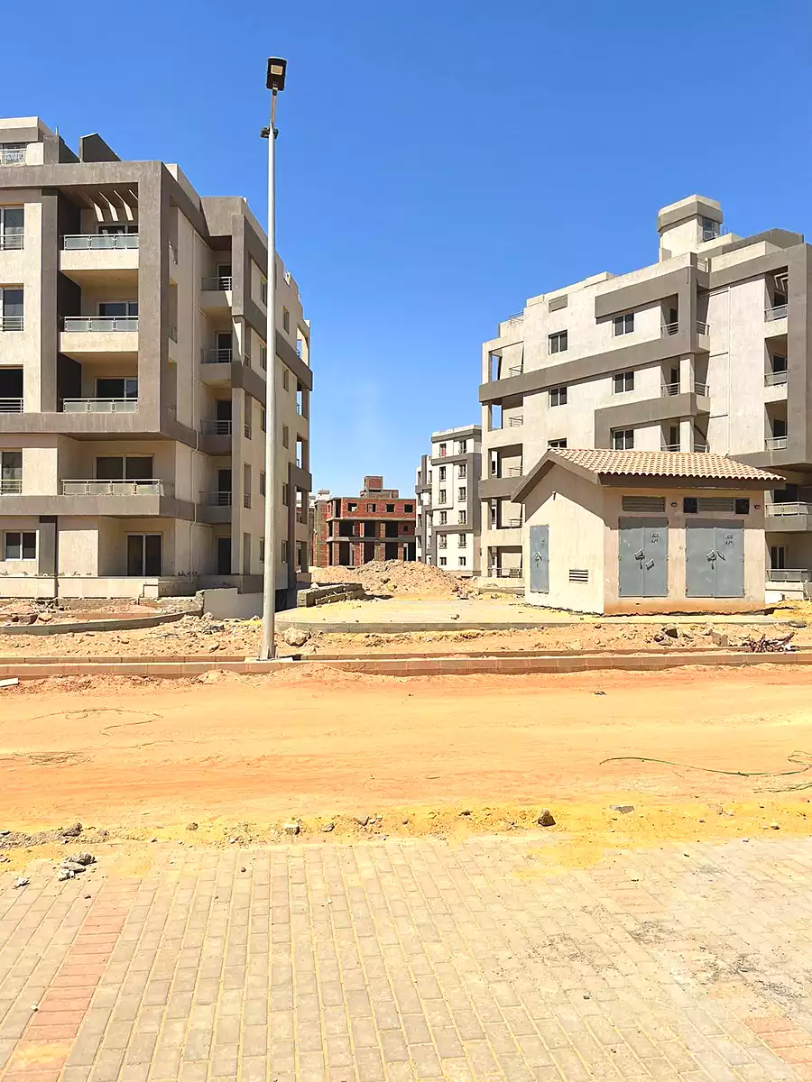 https://aqarmap.com.eg/en/listing/6651407-for-sale-cairo-el-sheikh-zayed-city-compounds