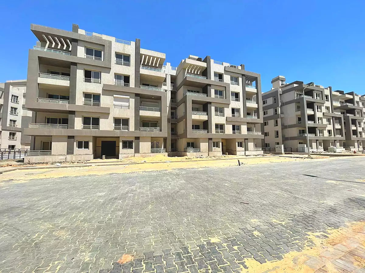 https://aqarmap.com.eg/ar/listing/6651419-for-sale-cairo-el-sheikh-zayed-city-compounds