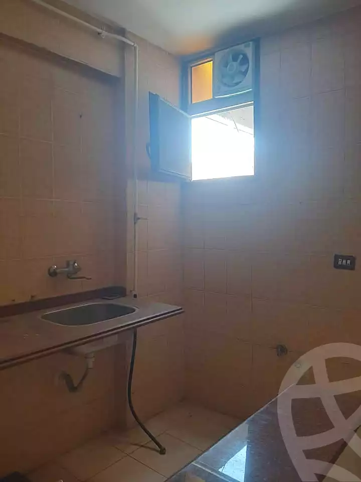 https://aqarmap.com.eg/ar/listing/6652739-for-sale-alexandria-moharram-bey-ibn-zahroon-st