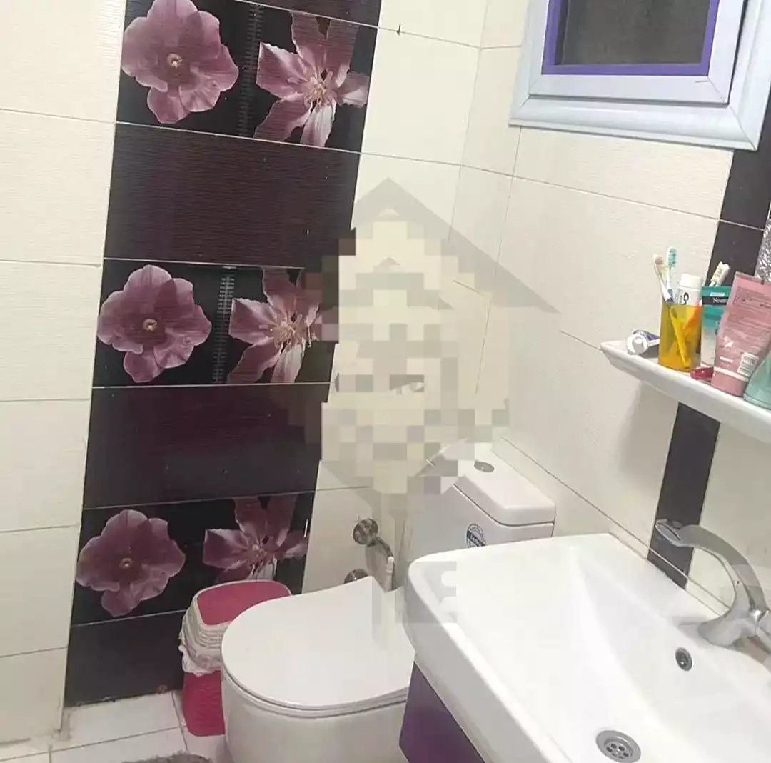 https://aqarmap.com.eg/ar/listing/6655092-for-sale-alexandria-moharram-bey-tryq-qn-lswys