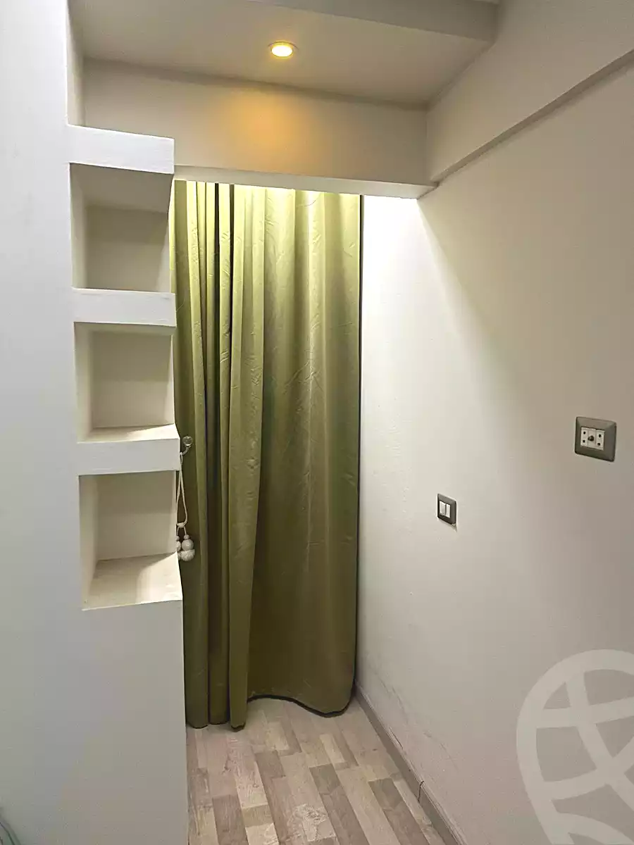 https://aqarmap.com.eg/ar/listing/6656367-for-sale-alexandria-smouha-compounds-in-smouha-smouha-entrance-compound-hyt