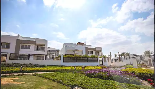 https://aqarmap.com.eg/ar/listing/6657614-for-sale-cairo-new-cairo-compounds-hyde-park-parkway-hyde-park-compound