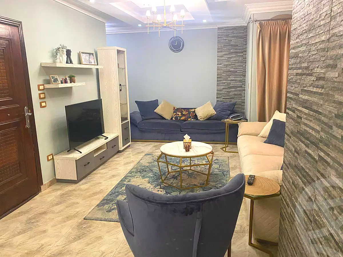 https://aqarmap.com.eg/ar/listing/6658637-for-sale-cairo-helwan-helwan-el-sharkeya-mostafa-safwat-st