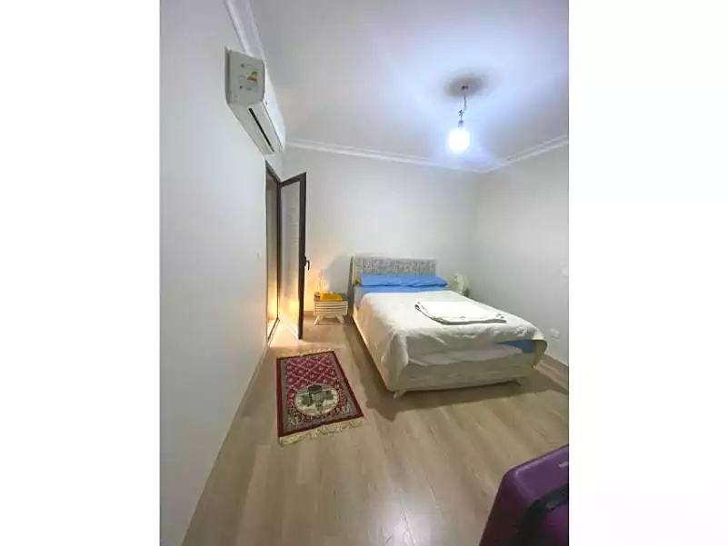 https://aqarmap.com.eg/ar/listing/6664353-for-rent-cairo-new-cairo-compounds-fifth-square