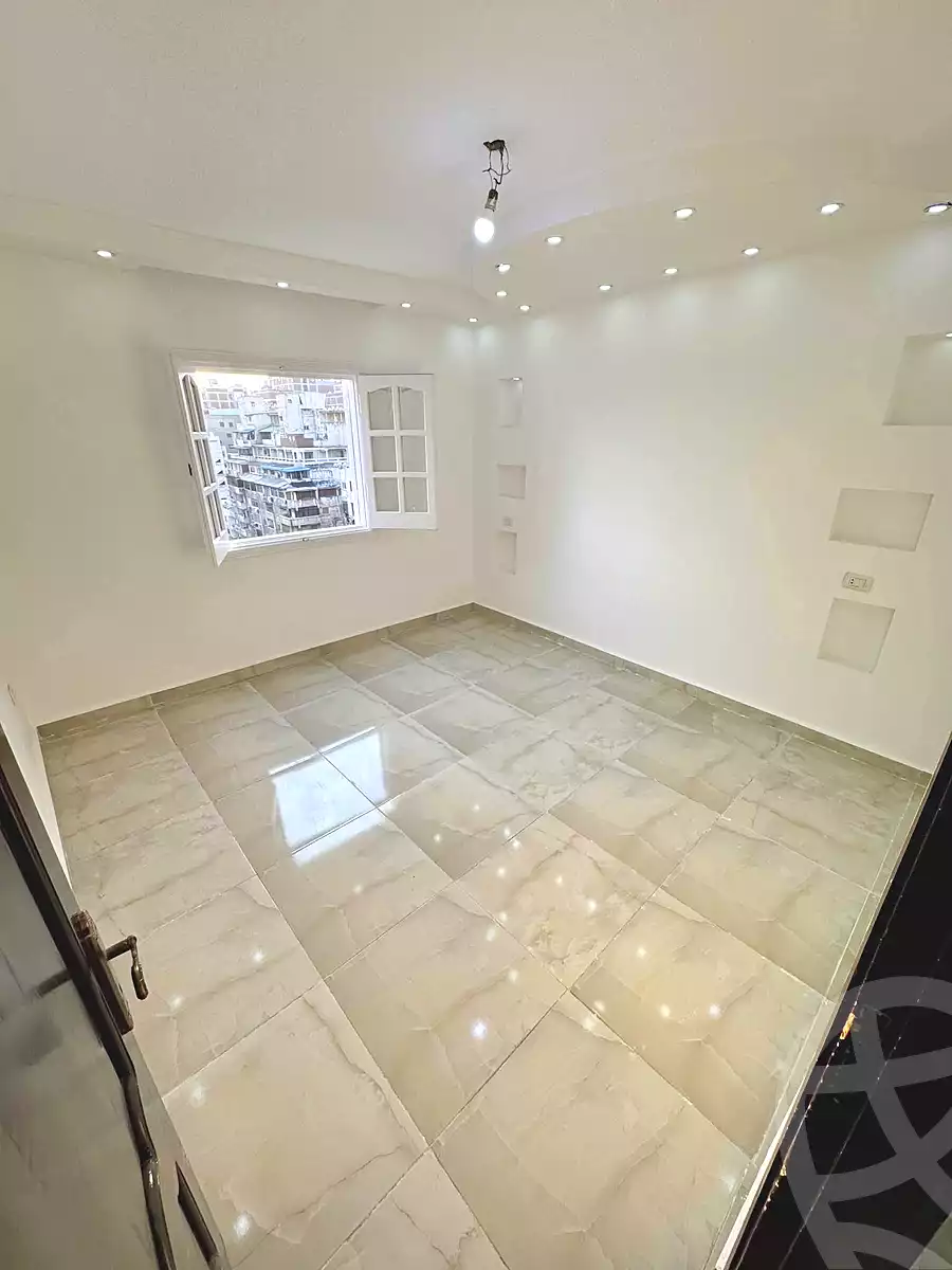 https://aqarmap.com.eg/ar/listing/6666441-for-sale-alexandria-sydy-bshr-sydy-bshr-bhry-gamal-abd-el-nasir-st