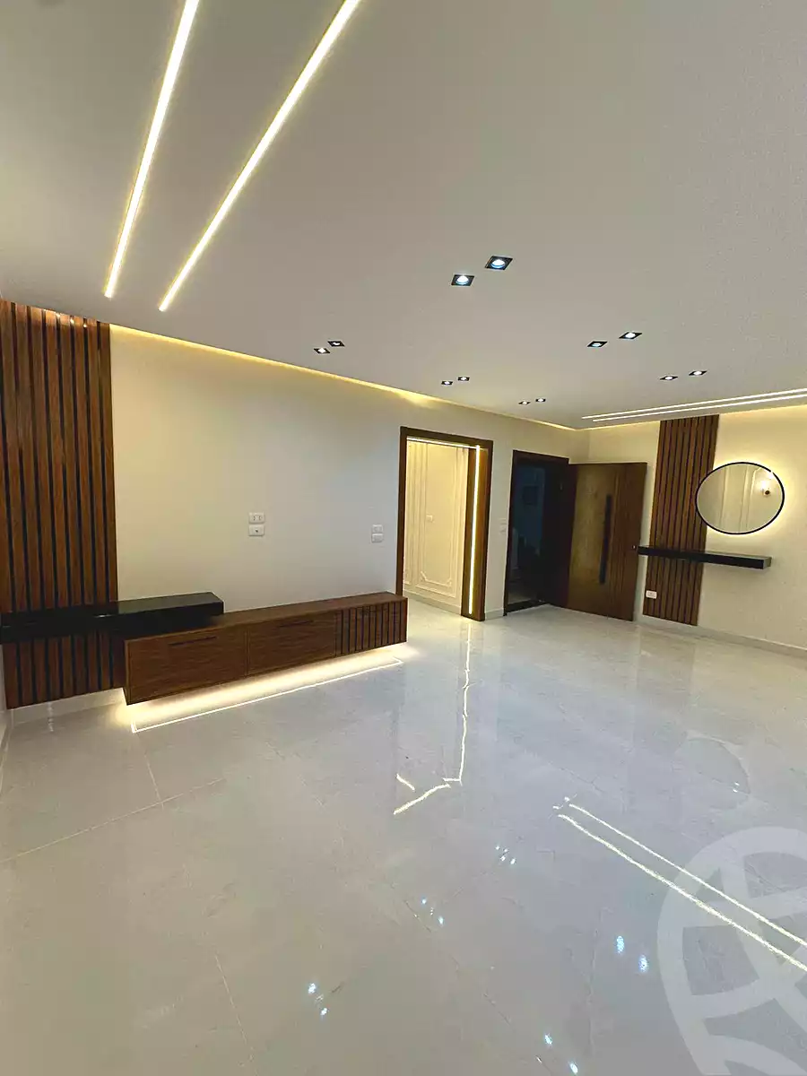 https://aqarmap.com.eg/ar/listing/6668257-for-sale-cairo-6th-of-october-el-ahyaa-neighborhood-1st-al-maahad
