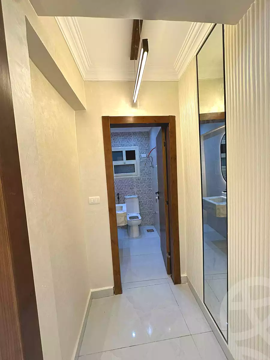 https://aqarmap.com.eg/ar/listing/6668257-for-sale-cairo-6th-of-october-el-ahyaa-neighborhood-1st-al-maahad