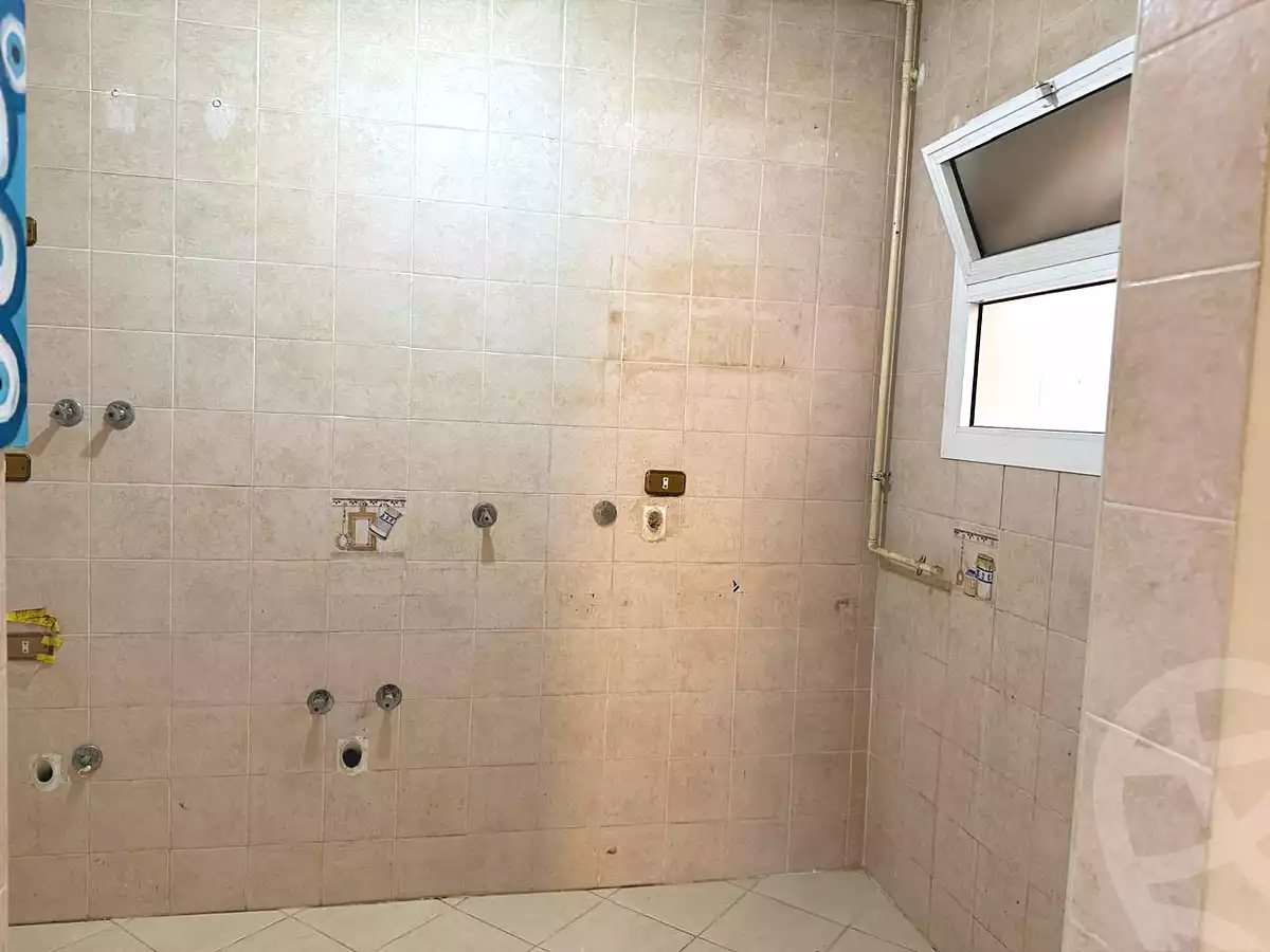 https://aqarmap.com.eg/ar/listing/6670554-for-rent-cairo-new-cairo-ganob-el-akadamiya-south-academy-b-taha-hussein-st