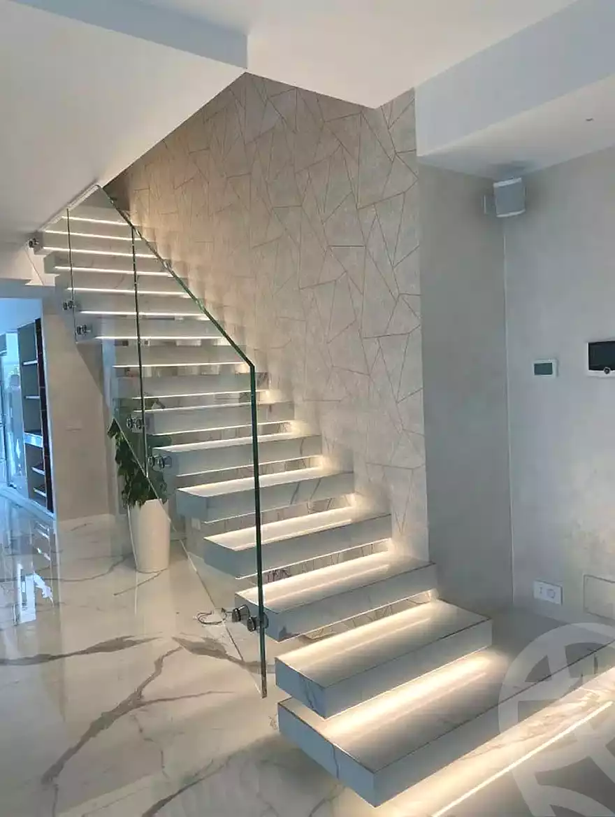 https://aqarmap.com.eg/ar/listing/6671329-for-sale-cairo-new-cairo-compounds-kmbwnd-kryk-twn-il-cazar