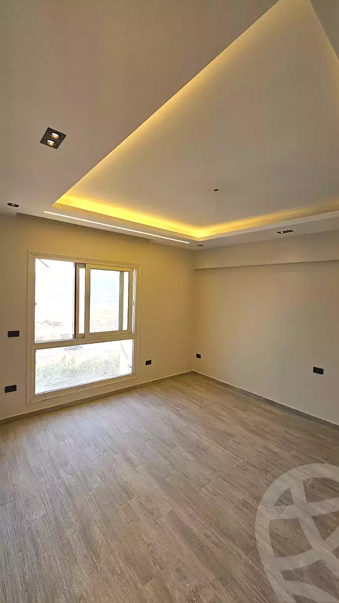 https://aqarmap.com.eg/en/listing/6672173-for-sale-cairo-new-cairo-compounds-mountain-view-hyde-park