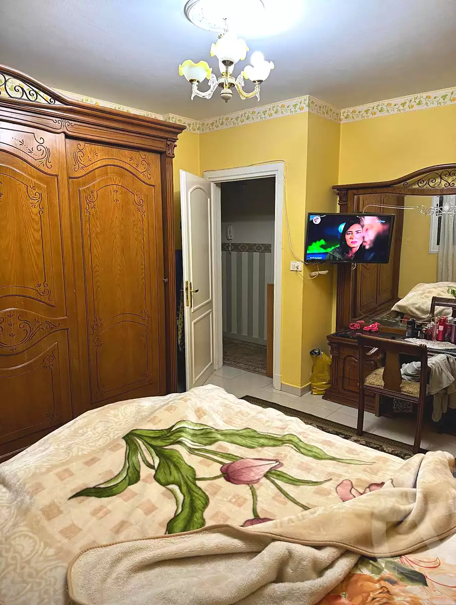 https://aqarmap.com.eg/en/listing/6673869-for-sale-cairo-new-cairo-lrhb-city-phase-4-mohammed-farid-st