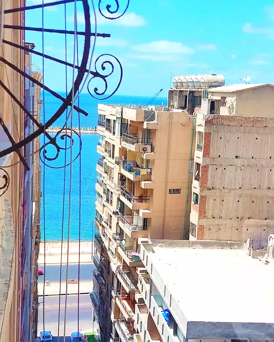 https://aqarmap.com.eg/ar/listing/6675825-for-sale-alexandria-sydy-bshr-sydy-bshr-bhry-shr-mhmwd-l-yswy