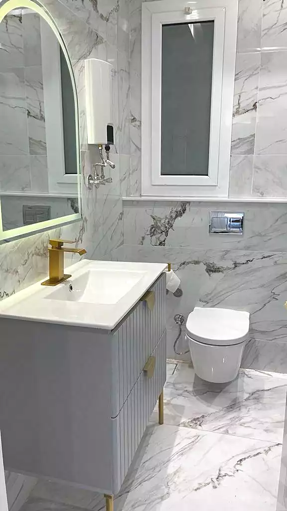 https://aqarmap.com.eg/ar/listing/6677242-for-sale-cairo-new-cairo-compounds-hyde-park-centre-ville-hyde-park