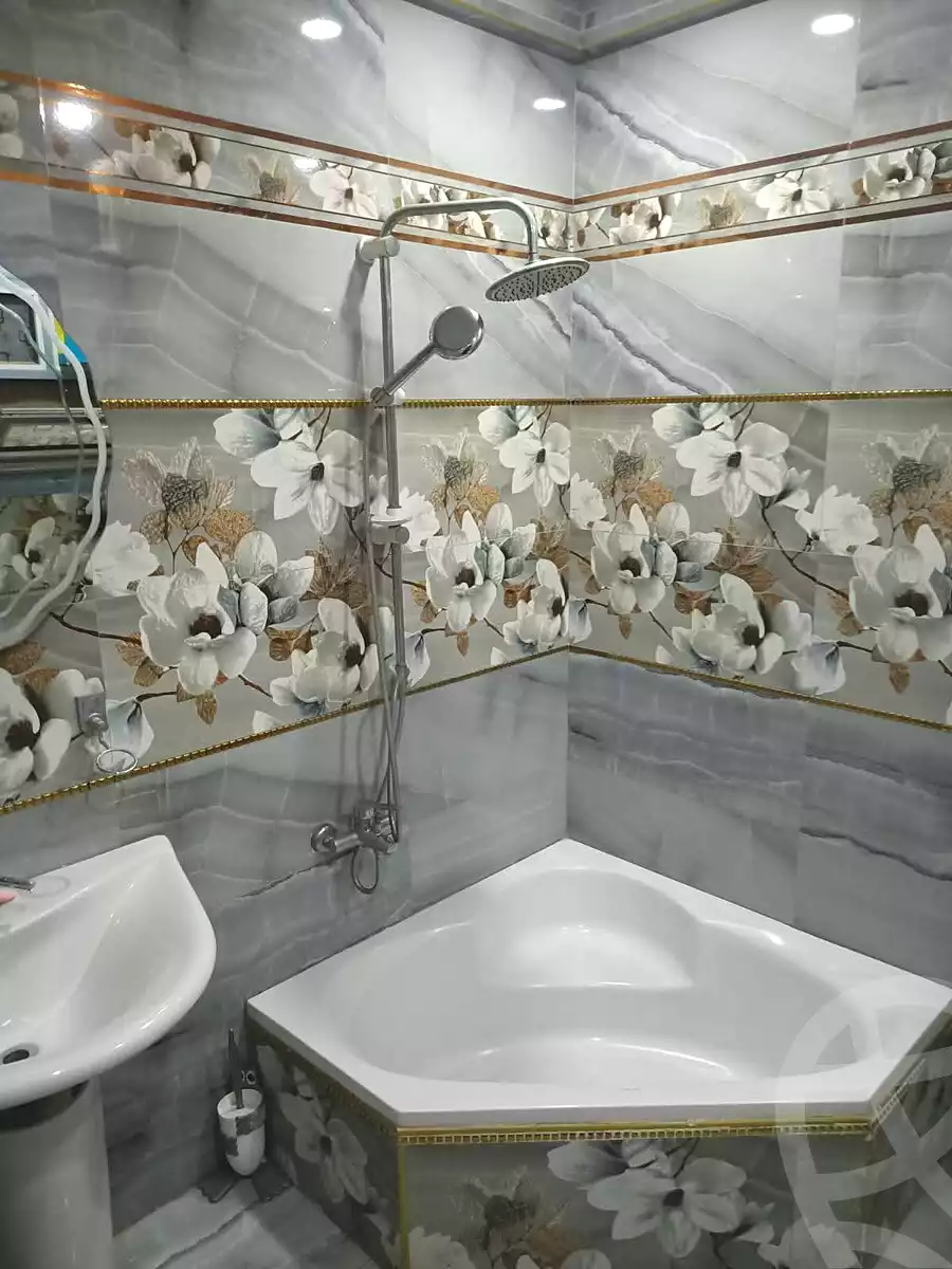 https://aqarmap.com.eg/en/listing/6677623-for-sale-alexandria-l-jmy-lbytsh-bianchiii-el-bashwat-st