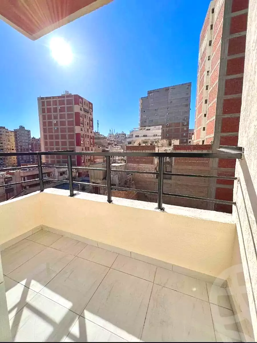 https://aqarmap.com.eg/ar/listing/6678344-for-sale-alexandria-sydy-bshr-sydy-bshr-bhry-khalil-hamada-st