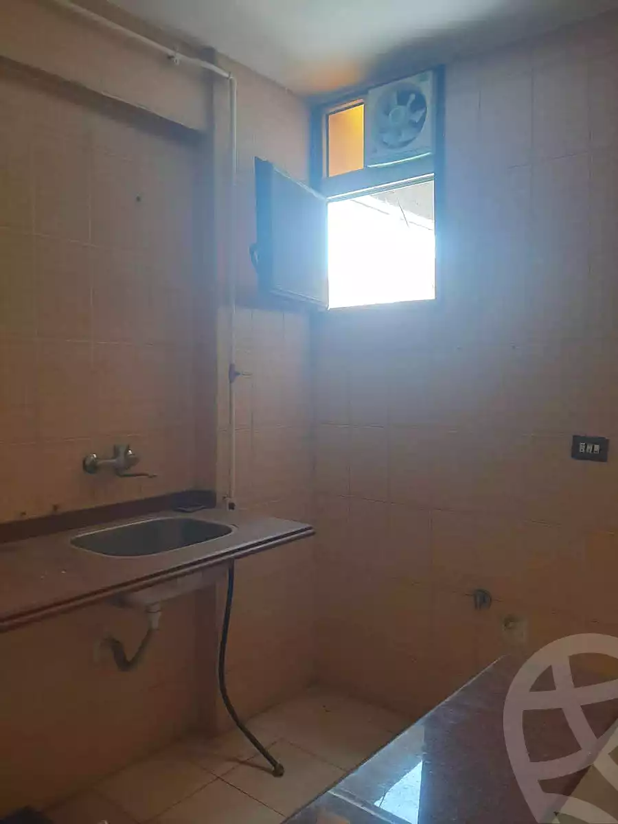 https://aqarmap.com.eg/ar/listing/6681396-for-sale-alexandria-moharram-bey-ibn-zahroon-st