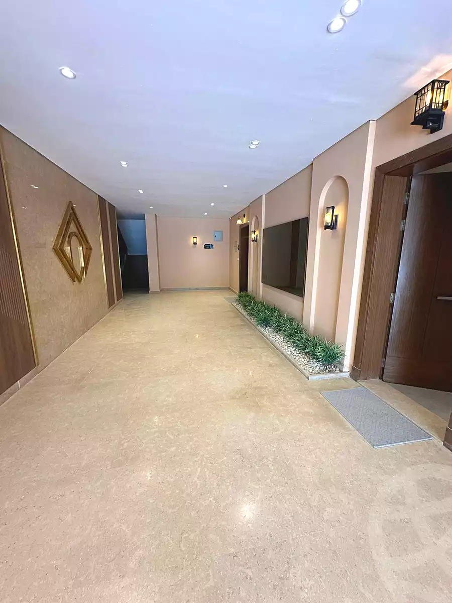 https://aqarmap.com.eg/en/listing/6684601-for-sale-cairo-el-sheikh-zayed-city-compounds-kmbwnd-fyldj-wyst-dr-llttwyr