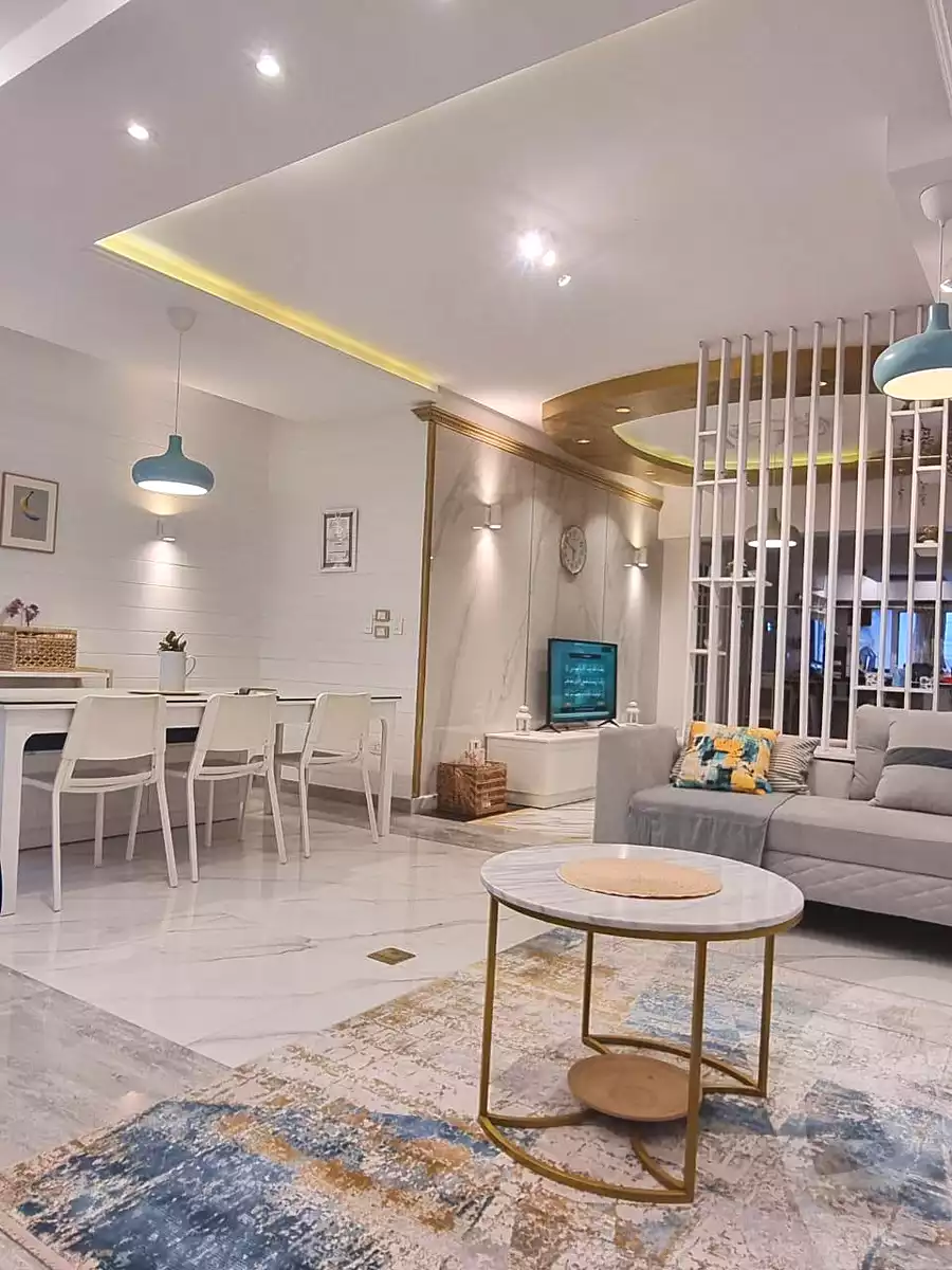 https://aqarmap.com.eg/en/listing/6692797-for-sale-cairo-new-cairo-compounds-mountain-view-hyde-park