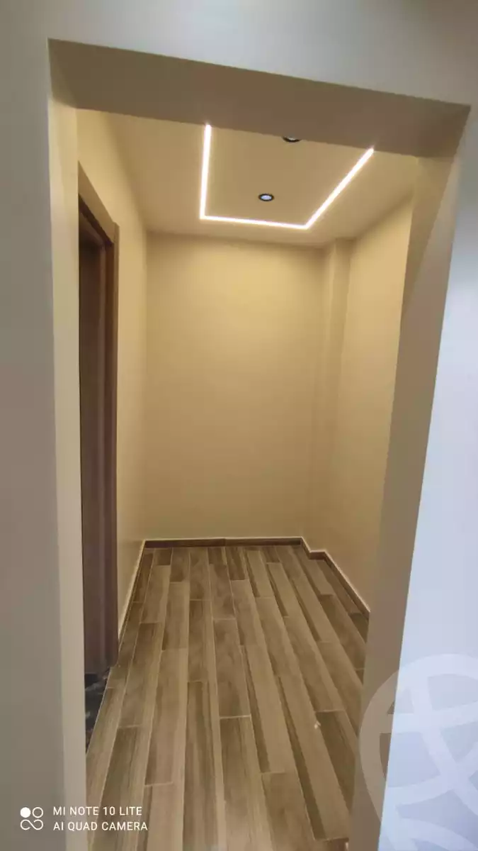 https://aqarmap.com.eg/en/listing/6692918-for-sale-cairo-el-sheikh-zayed-city-compounds-el-khamayel