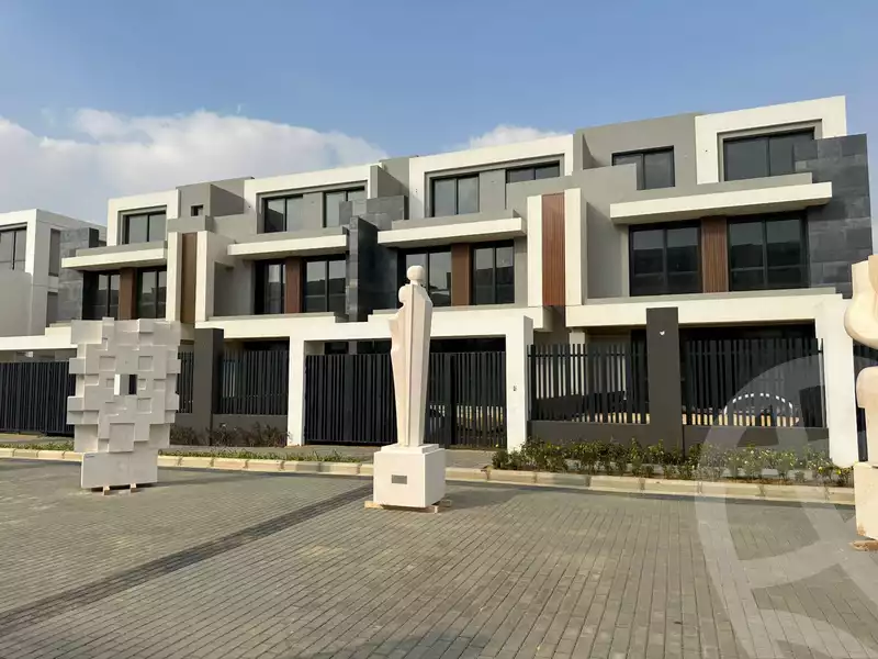 https://aqarmap.com.eg/ar/listing/6693463-for-sale-cairo-new-cairo-compounds-el-patio-town-compound-la-vista