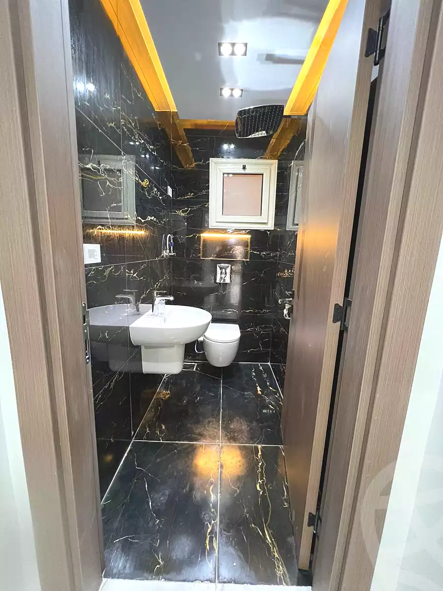 https://aqarmap.com.eg/ar/listing/6694215-for-sale-cairo-el-sheikh-zayed-city-compounds-el-khamayel