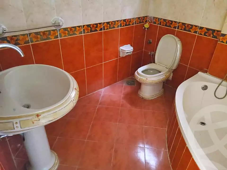 https://aqarmap.com.eg/ar/listing/6696493-for-sale-alexandria-ganaklis-shr-mrtdy-bsh