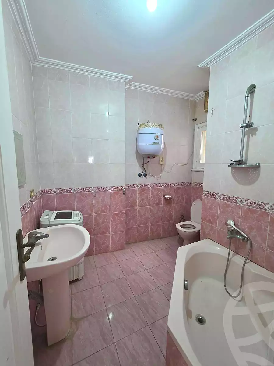 https://aqarmap.com.eg/ar/listing/6701626-for-sale-alexandria-miami-el-gaish-rd-st