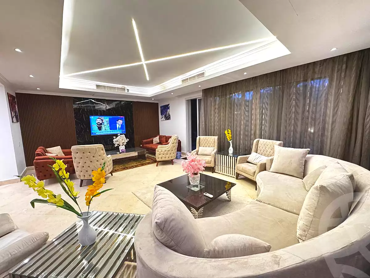 https://aqarmap.com.eg/en/listing/6702873-for-rent-cairo-el-sheikh-zayed-city-compounds-kmbwnd-wyst-twn-swdyk