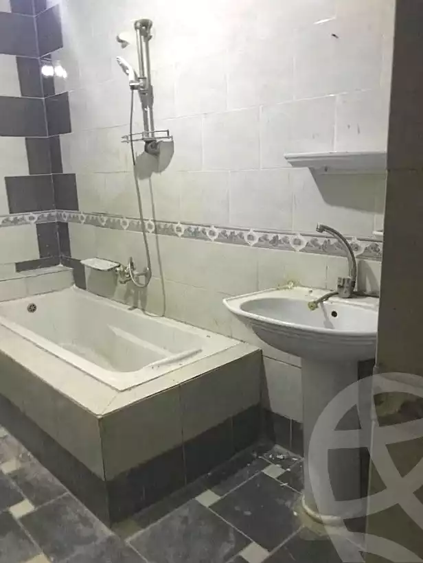 https://aqarmap.com.eg/en/listing/6704011-for-sale-alexandria-l-jmy-lbytsh