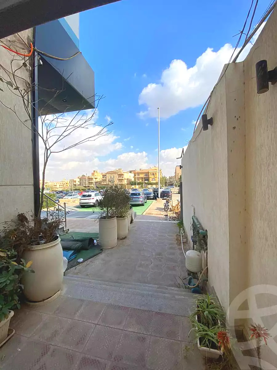 https://aqarmap.com.eg/en/listing/6704646-for-rent-cairo-new-cairo-first-settlement-mhwr-mstfy-kml