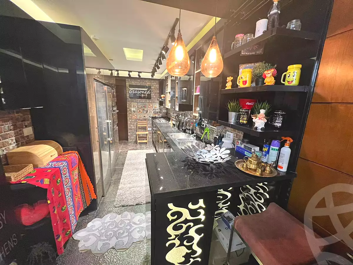 https://aqarmap.com.eg/ar/listing/6704737-for-sale-cairo-el-sheikh-zayed-city-compounds-kmbwnd-ljwmn