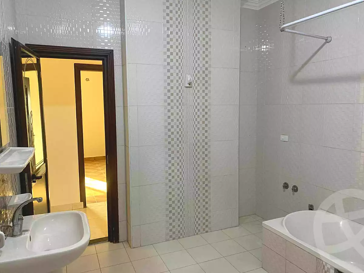 https://aqarmap.com.eg/ar/listing/6704981-for-rent-cairo-new-cairo-sharq-el-akadamiya-al-tahrir-st