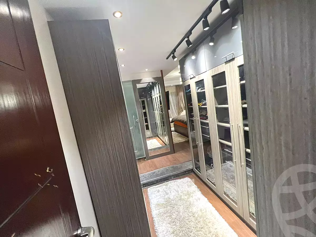 https://aqarmap.com.eg/ar/listing/6705164-for-sale-cairo-el-sheikh-zayed-city-compounds-kmbwnd-ljwmn